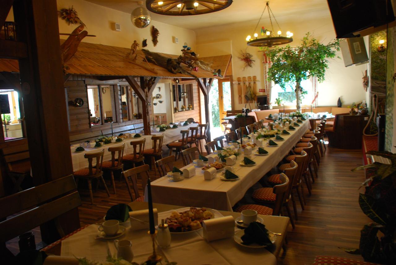 Hotel Alpenhof Markneukirchen Екстер'єр фото