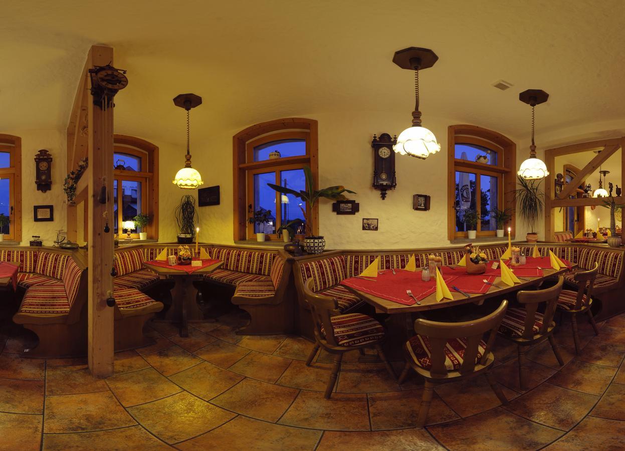 Hotel Alpenhof Markneukirchen Екстер'єр фото
