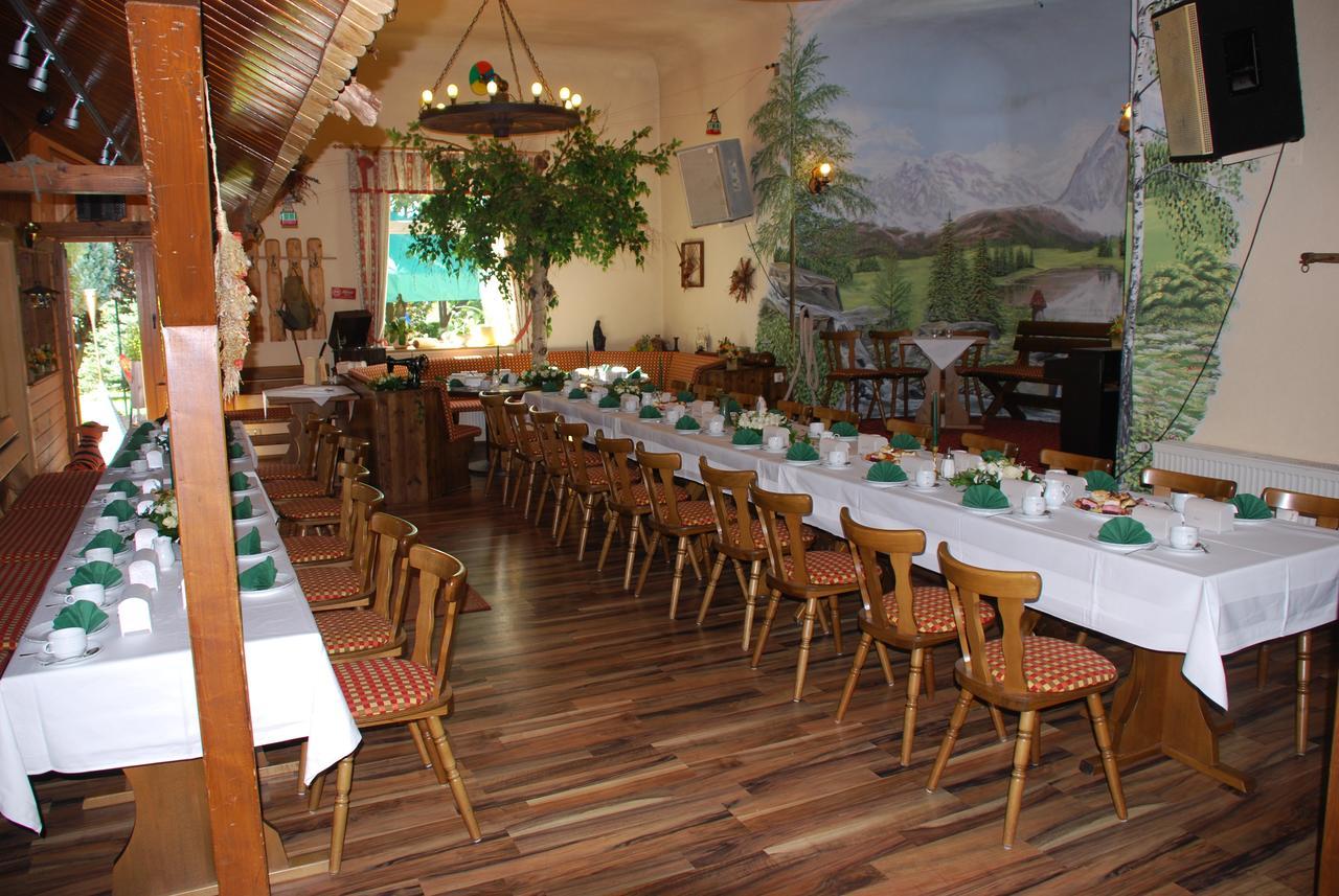 Hotel Alpenhof Markneukirchen Екстер'єр фото