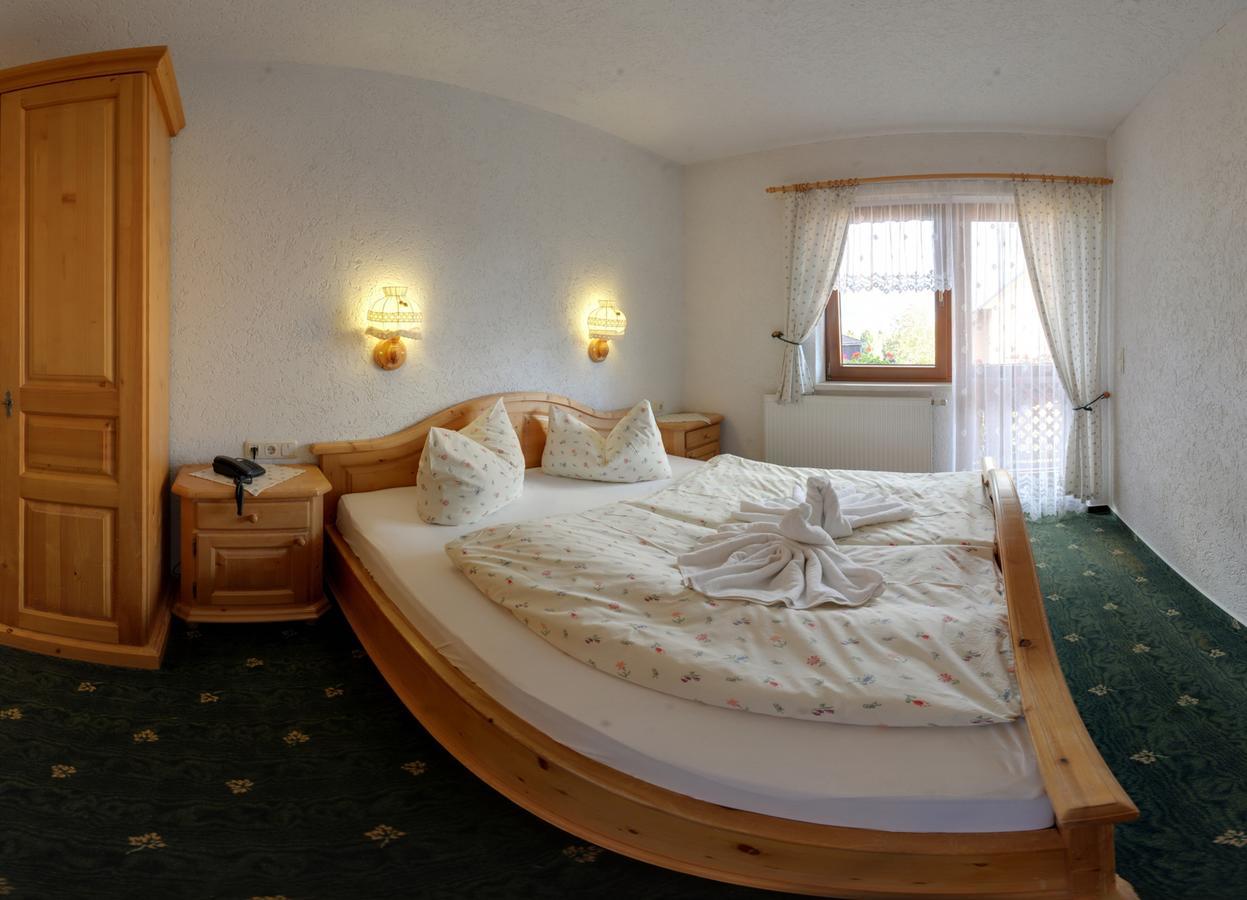Hotel Alpenhof Markneukirchen Екстер'єр фото
