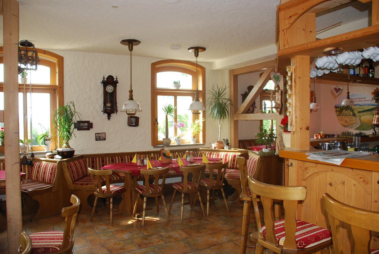 Hotel Alpenhof Markneukirchen Екстер'єр фото